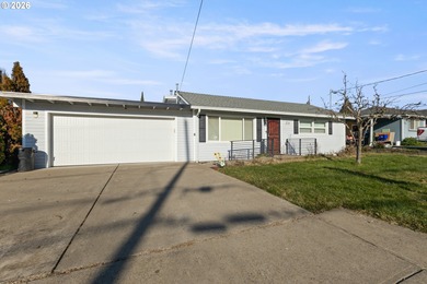 South Umpqua River Home For Sale in Roseburg Oregon