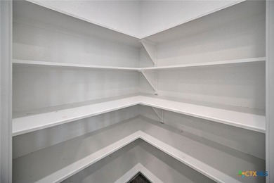 Discover the perfect blend of space, comfort, and style in this - photo 13