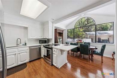 Experience luxury living in this spacious penthouse with - photo 14