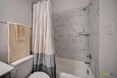 Discover the perfect blend of space, comfort, and style in this - photo 18