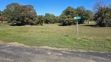 Lake Lot Sale Pending in Hickory Creek, Texas