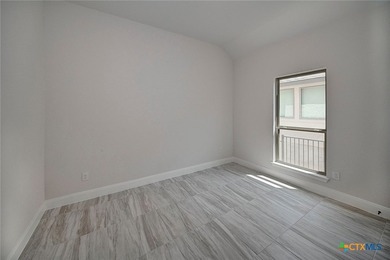 Discover the perfect blend of space, comfort, and style in this - photo 23