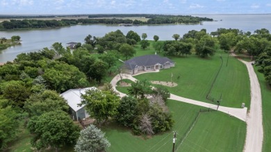 Fantastic Lakefront Retreat - No HOA! Rental Income! - photo 1