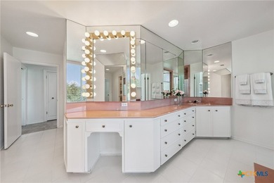 Experience luxury living in this spacious penthouse with - photo 33
