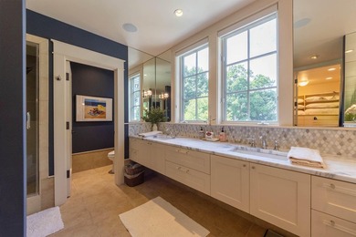 Luxurious home on 3 acres where you will enjoy private sets - photo 39
