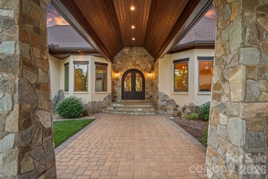 Where luxury meets the water's edge! This exquisite waterfront - photo 3