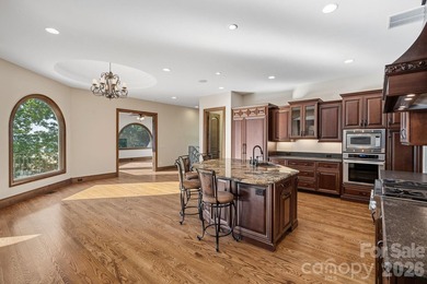 Where luxury meets the water's edge! This exquisite waterfront - photo 9