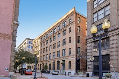 Live in the heart of Kansas City's Garment District at the