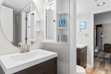 Discover the perfect blend of comfort and coastal charm in this - photo 18