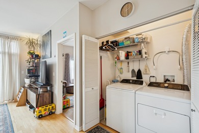 Top Floor, Sunny, quiet, pet friendly, 2 bed 2 bath condo in a