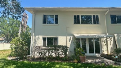 Lake Condo For Sale in St. Petersburg, Florida