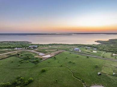 Extremely pleased to offer the most BREATHTAKING property - photo 16