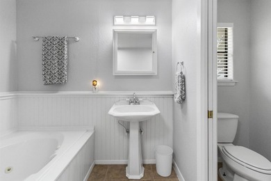 Located at the end of a cul-de-sac in Horseshoe Bay, this fully - photo 23