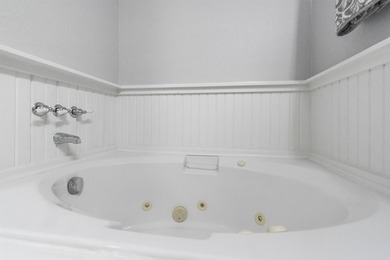 Located at the end of a cul-de-sac in Horseshoe Bay, this fully - photo 25