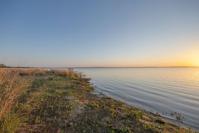 Extremely pleased to offer the most BREATHTAKING property - photo 25