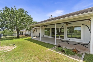 Located at the end of a cul-de-sac in Horseshoe Bay, this fully - photo 26