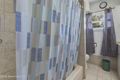 Welcome to this spacious 4-bedroom, 2.5-bath pool home located - photo 30