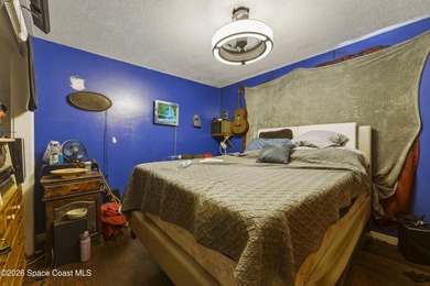 Welcome to this spacious 4-bedroom, 2.5-bath pool home located - photo 38