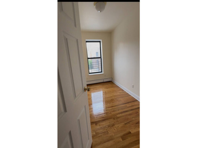 An exceptional and rarely available offering - a fully renovated - photo 3