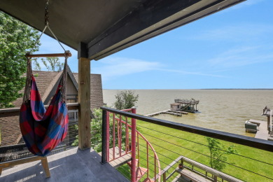 Contemporary Waterfront Home - photo 14