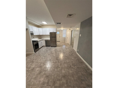 Semi-detached brick, fully renovated four-bedroom duplex with - photo 2