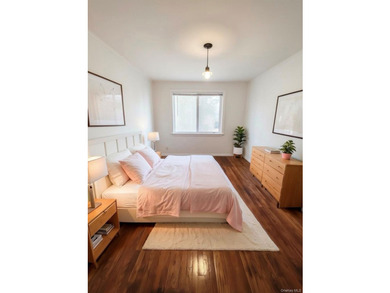 Semi-detached brick, fully renovated four-bedroom duplex with - photo 10