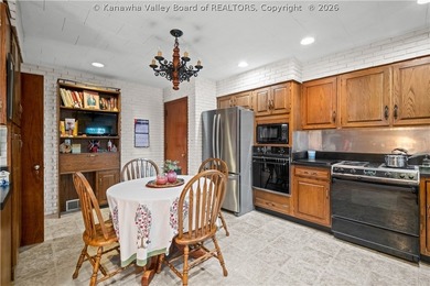 Nestled on a quiet dead-end street in the heart of South Hills - photo 8
