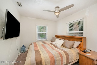 This inviting home offers just over 1,000 sq ft of living space - photo 12
