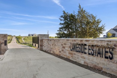 Extremely pleased to offer the most BREATHTAKING property - photo 15