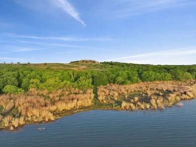 Extremely pleased to offer the most BREATHTAKING property - photo 19