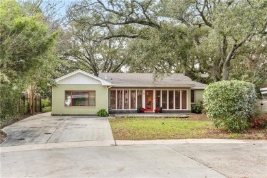 Lake Home For Sale in New Orleans, Louisiana