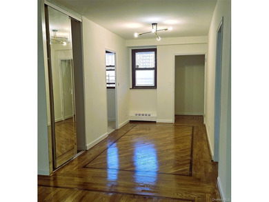 Move right into this beautifully renovated 2-bedroom, 1-bath - photo 3
