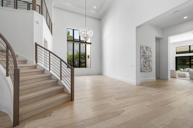 Elegant, inviting, and impeccably designed, this exceptional - photo 11