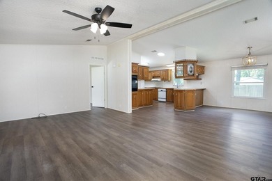 Lake Palestine Getaway - Affordable Lake Living at Its Best! - photo 23