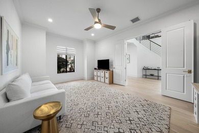 Elegant, inviting, and impeccably designed, this exceptional - photo 35