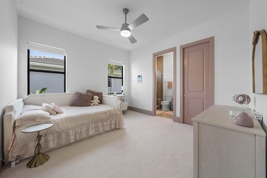 Elegant, inviting, and impeccably designed, this exceptional - photo 42