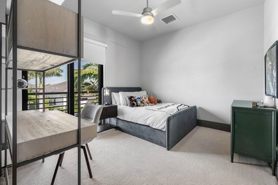 Elegant, inviting, and impeccably designed, this exceptional - photo 44
