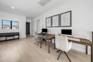 Elegant, inviting, and impeccably designed, this exceptional - photo 48