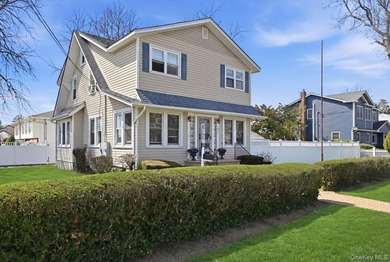 Welcome to 197 S 4th Street-where classic Victorian Colonial - photo 2