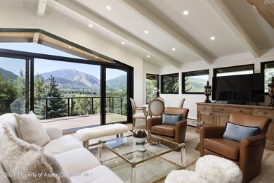 Perched on one of the most optimal locations above Willoughby - photo 7