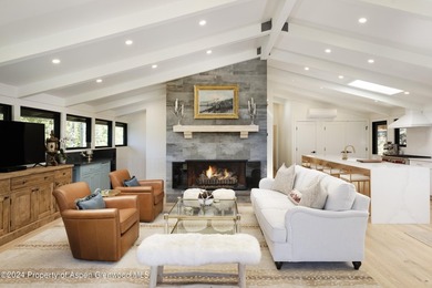 Perched on one of the most optimal locations above Willoughby - photo 10