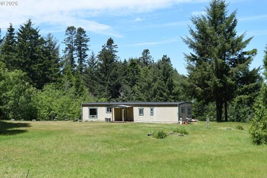End-of-the-road privacy and breathtaking ocean views await on - photo 1