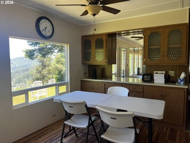 End-of-the-road privacy and breathtaking ocean views await on - photo 8