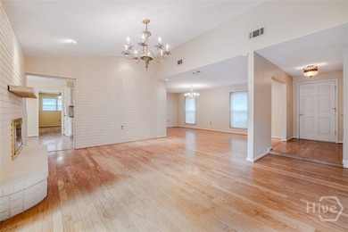 WELL MAINTAINED FAMILY HOME IN DESIRABLE RIVER OAKS! BEAUTIFUL - photo 11
