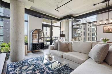 Exceptional North Loop living in a beautifully updated corner - photo 4