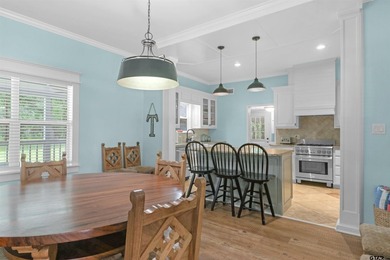 Beautifully renovated Lakehouse on Lake Jacksonville with 1,920 - photo 13