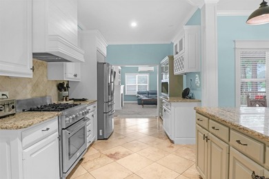 Beautifully renovated Lakehouse on Lake Jacksonville with 1,920 - photo 16