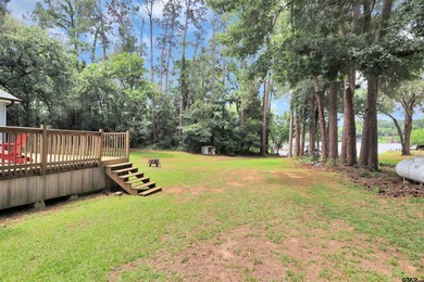 Beautifully renovated Lakehouse on Lake Jacksonville with 1,920 - photo 33