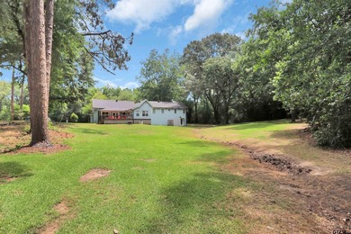 Beautifully renovated Lakehouse on Lake Jacksonville with 1,920 - photo 34