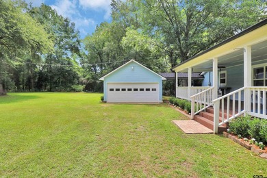 Beautifully renovated Lakehouse on Lake Jacksonville with 1,920 - photo 36